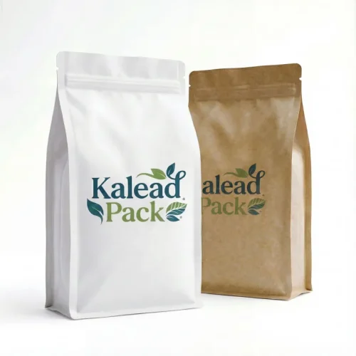 أكياس قهوة بقاع مسطح من Kalead Pack باللون الأبيض وورق الكرافت